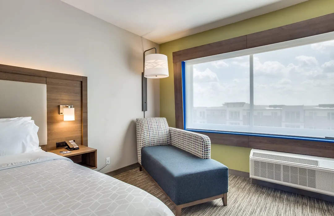 Holiday Inn Express & Suites - Denton South By Ihg-1